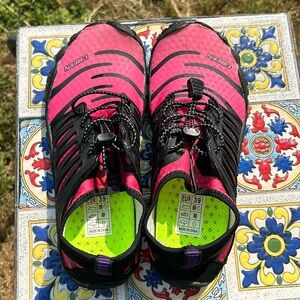 Water shoes size 39/8